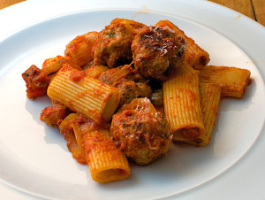 rigatoni and meatballs